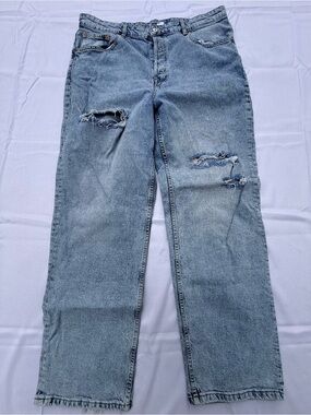 #56 size(xl) Light Blue Distressed mom jeans